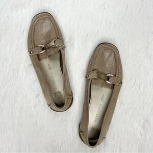 ANNE KLEIN / Caillley iflex tan slip on leather horsebit loafers / 7
